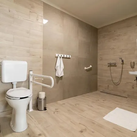 Hotel Szeghalom ホテル